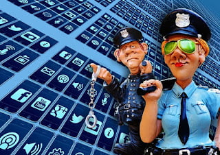 Policias y la internet